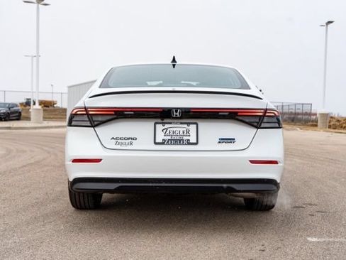 Used 2024 Honda Accord Sport image 6