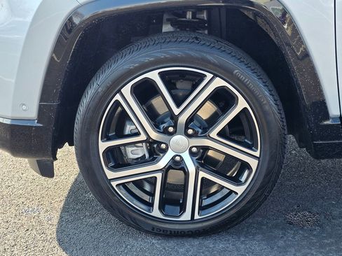 Used 2024 Jeep Compass Limited w/ Elite Group AWD/4WD image 9