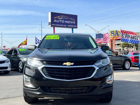 Used 2020 Chevrolet Equinox LS image 2