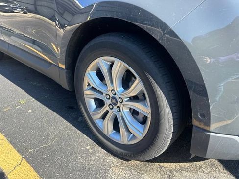 Used 2021 Ford Edge Titanium w/ Equipment Group 301A AWD/4WD image 3