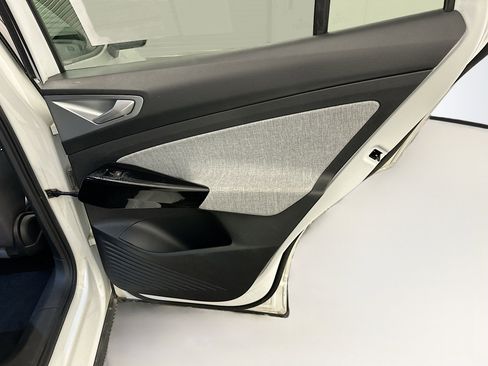 Used 2023 Volkswagen ID.4 Pro image 31