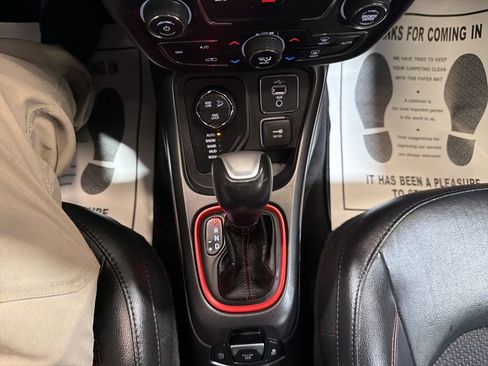 Used 2019 Jeep Compass Trailhawk image 30