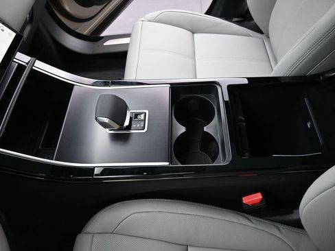 New 2026 Land Rover Range Rover Velar Dynamic SE image 26