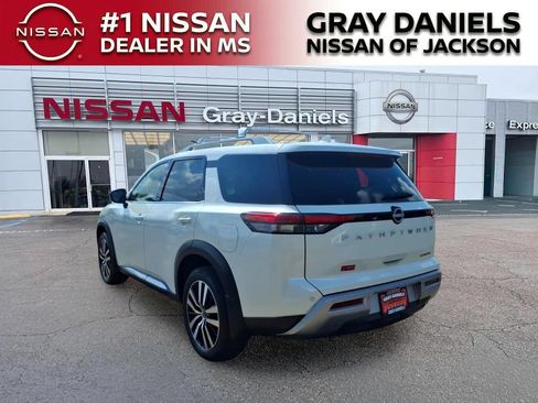 Certified 2024 Nissan Pathfinder Platinum w/ Cargo Package FWD image 6