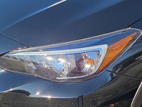 Used 2019 Subaru Crosstrek 2.0i image 10