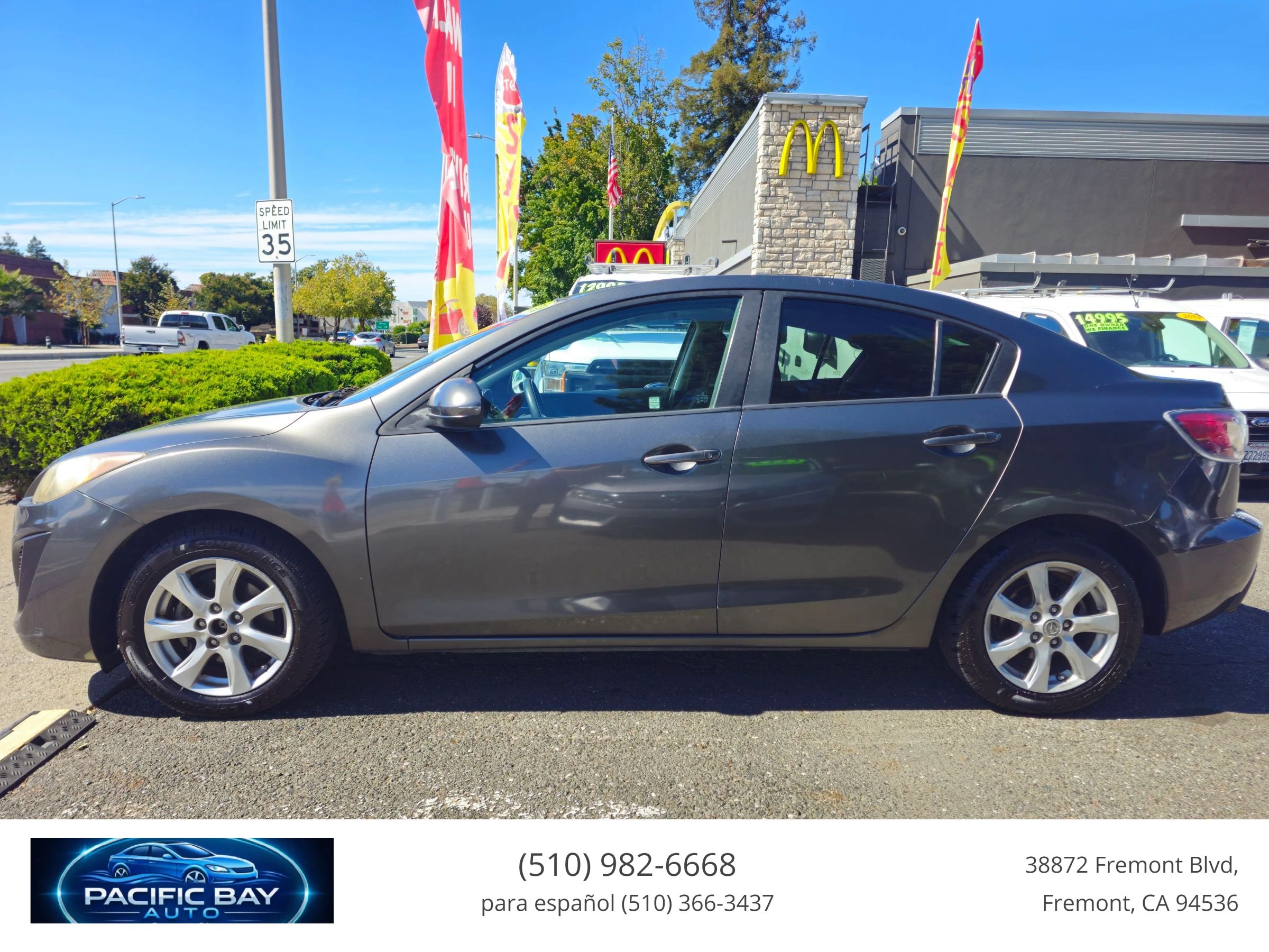 Used 2011 MAZDA MAZDA3 i Touring FWD image 4