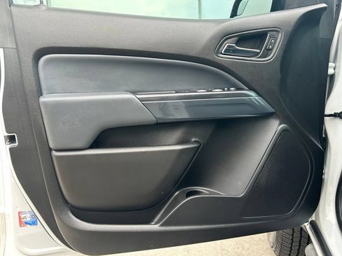Used 2018 Chevrolet Colorado Z71 AWD/4WD image 23