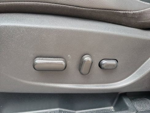 Used 2018 Ford Escape Titanium image 25