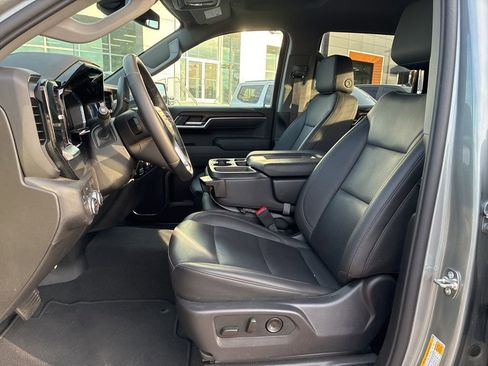 Used 2026 GMC Sierra 1500 SLT AWD/4WD image 14