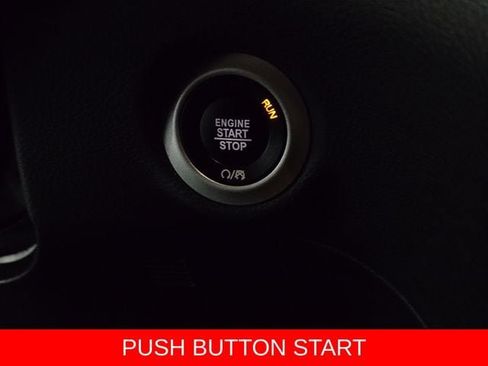 Certified 2023 Chrysler Pacifica Pinnacle FWD image 9