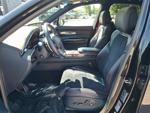 Used 2022 Genesis GV70 3.5T Sport w/ Sport Prestige Package AWD/4WD image 13