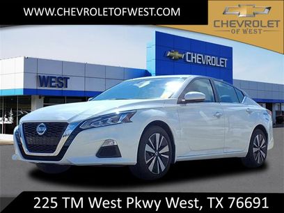 Used 2021 Nissan Altima 2.5 SV w/ SV Premium Package