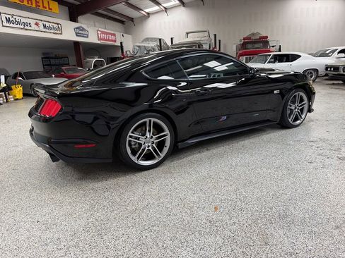 Used 2015 Ford Mustang GT Premium RWD image 8