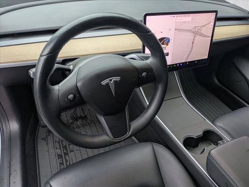 Used 2018 Tesla Model 3 Long Range image 10