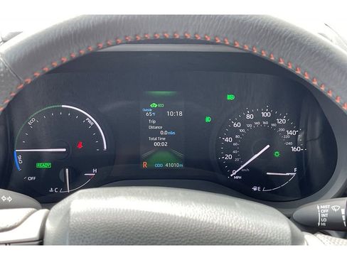 Used 2022 Toyota Sienna XSE image 38