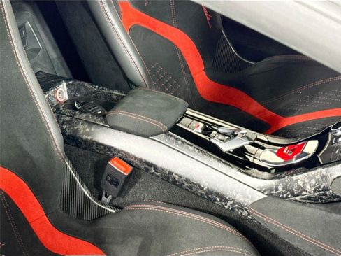 Used 2018 Lamborghini Huracan image 30