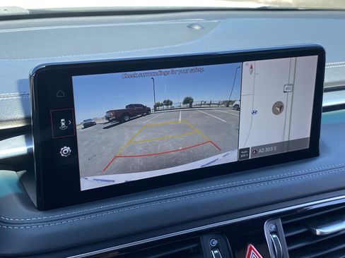 Used 2022 Genesis G70 2.0T RWD image 22