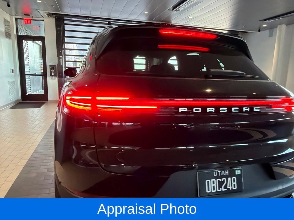 Certified 2026 Porsche Cayenne AWD/4WD image 11