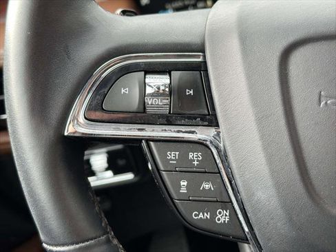 Used 2022 Lincoln Nautilus Reserve w/ Equipment Group 201A image 23