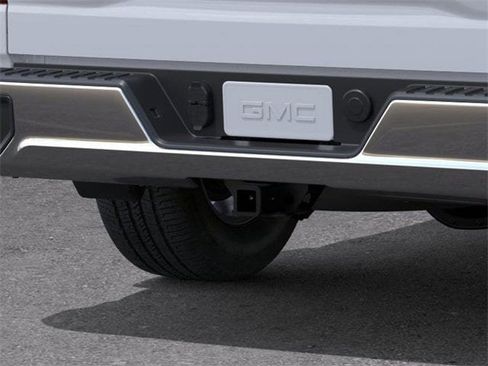 New 2026 GMC Sierra 1500 SLE image 14