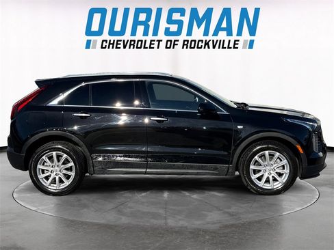 Used 2022 Cadillac XT4 Luxury w/ Cold Weather Package image 7