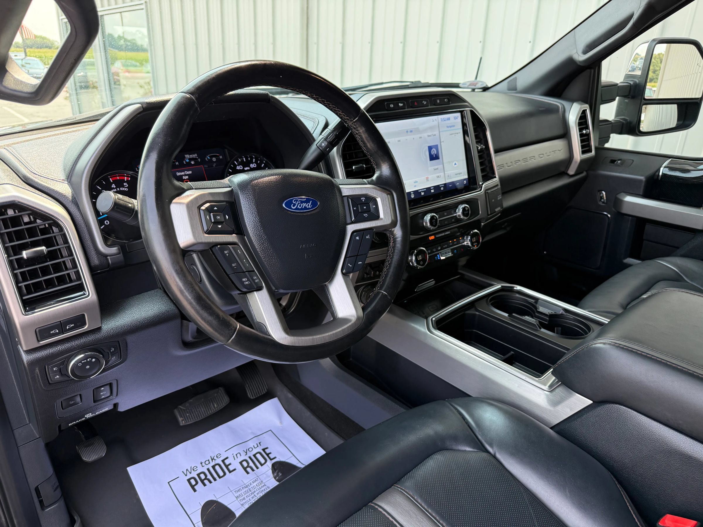 Used 2022 Ford F250 Platinum w/ FX4 Off-Road Package AWD/4WD image 28