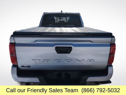 Used 2025 Toyota Tacoma TRD Sport w/ TRD Sport Upgrade Package image 5