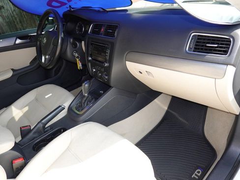 Used 2014 Volkswagen Jetta TDI image 21