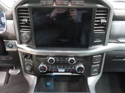 Used 2021 Ford F150 Lariat w/ Equipment Group 502A High image 14