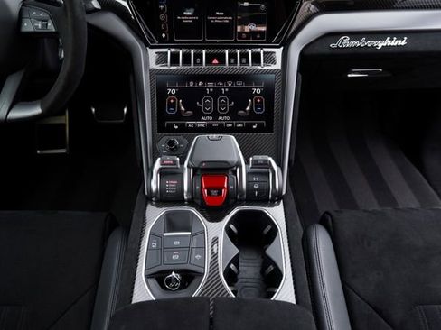 Used 2024 Lamborghini Urus Performante image 32