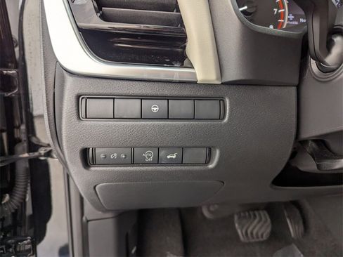 Used 2023 Nissan Rogue SL w/ SL Premium Package image 28