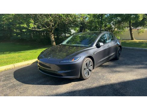 Used 2025 Tesla Model 3 Long Range RWD image 1