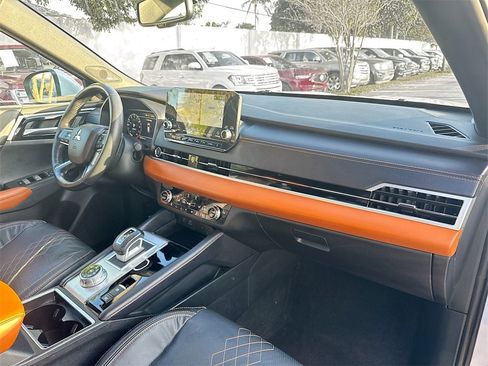 Used 2023 Mitsubishi Outlander SEL image 33