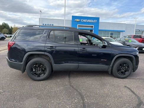 Used 2022 GMC Acadia AT4 w/ Technology Package AWD/4WD image 2