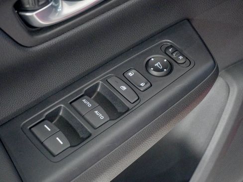Used 2025 Honda CR-V EX image 17