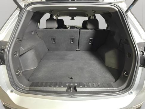 Used 2021 Chevrolet Equinox LT w/ Driver Convenience Package FWD image 27