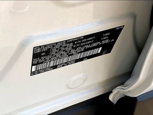 Used 2018 Toyota RAV4 LE FWD image 37