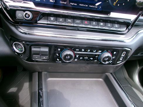 New 2026 Chevrolet Silverado 2500 ZR2 AWD/4WD image 20
