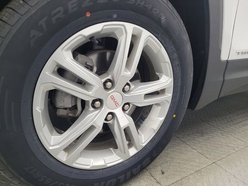 Used 2023 GMC Terrain SLE w/ Driver Convenience Package image 31