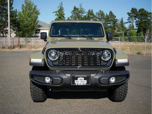 New 2025 Jeep Gladiator Willys image 8