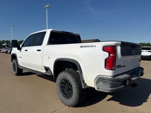 Used 2024 Chevrolet Silverado 2500 ZR2 w/ ZR2 Bison Edition AWD/4WD image 6