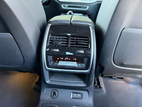 Used 2022 BMW X7 xDrive40i w/ M Sport Package image 28