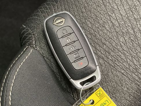 Used 2024 Nissan Rogue SV image 28