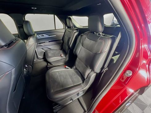 Used 2025 Ford Explorer ST image 26
