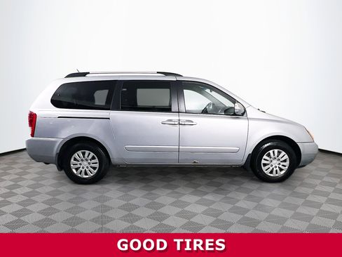 Used 2011 Kia Sedona LX image 28