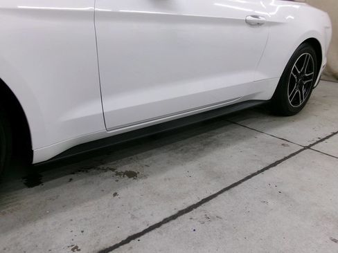 Used 2018 Ford Mustang Premium RWD image 4