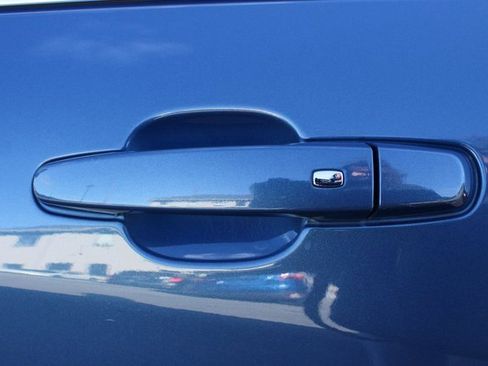 Used 2024 Chevrolet Equinox LT w/ LPO, Floor Liner Package image 9