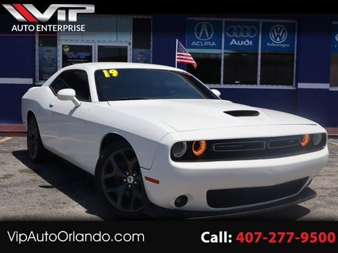 Used 2019 Dodge Challenger GT RWD image 1