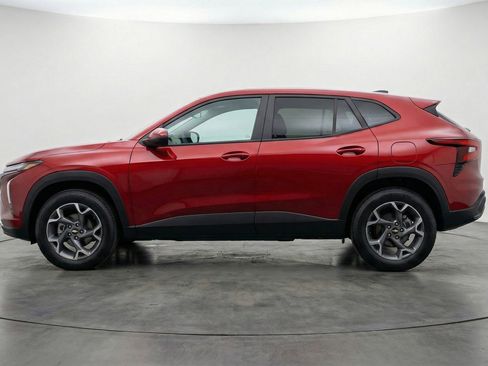 Used 2025 Chevrolet Trax LT w/ LT Convenience Package FWD image 5