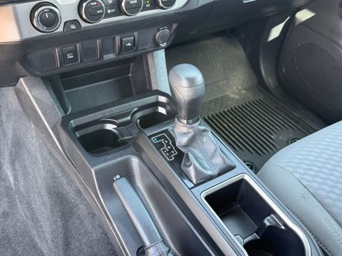 Used 2022 Toyota Tacoma SR AWD/4WD image 26